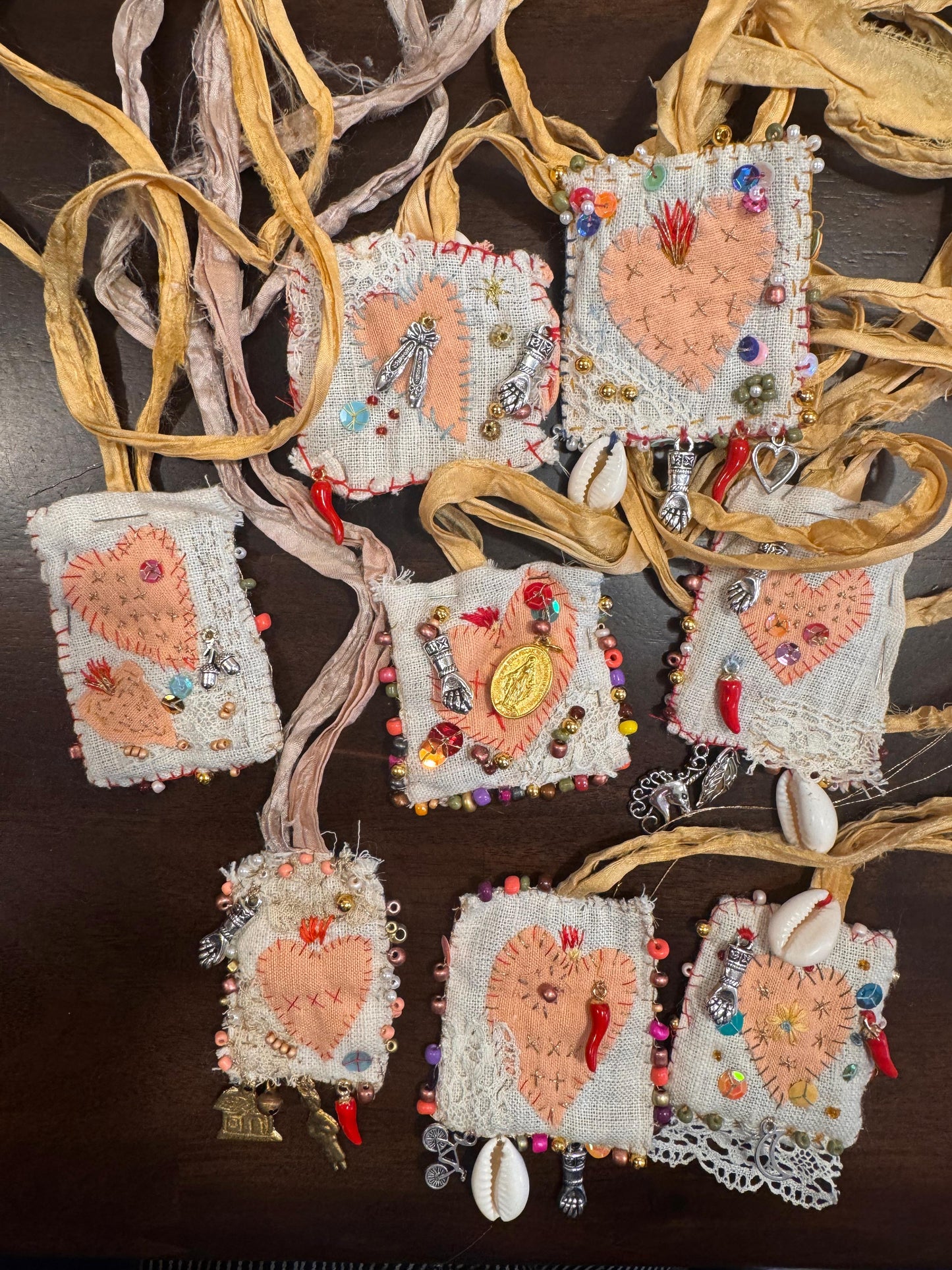 Escapulario / Little Amulet by Aitor Saraiba | 12th Sept