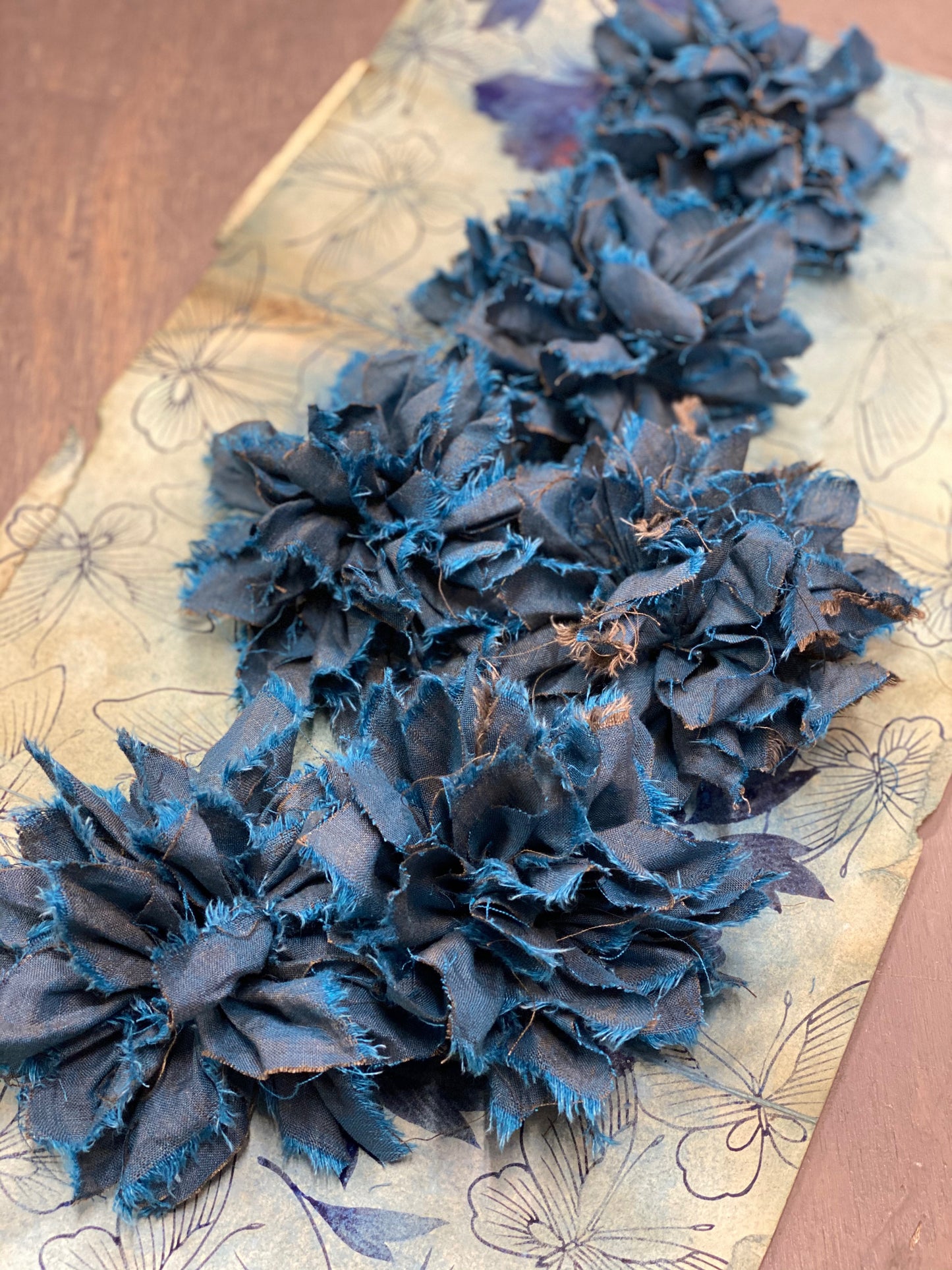 Eva's Sunday Fabric Flower Brooches with Nic | 26th April