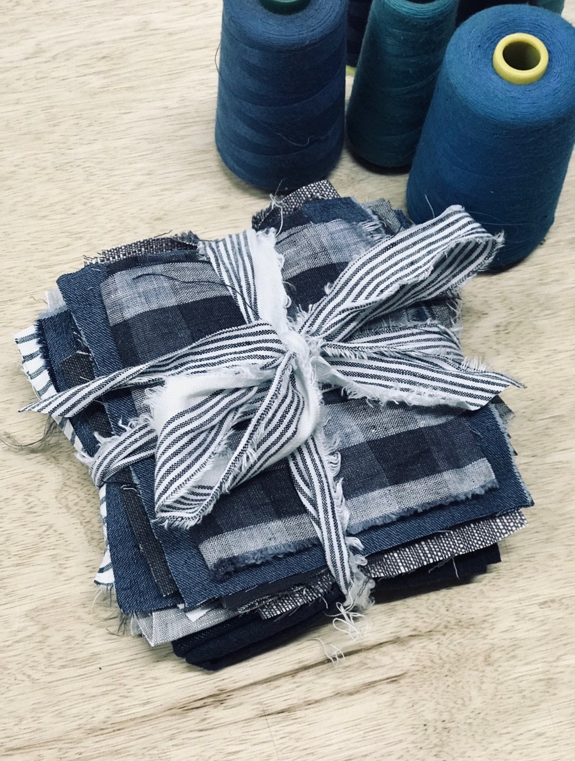 Eva's Sunday Fabric Flower Brooches with Nic | 26th April