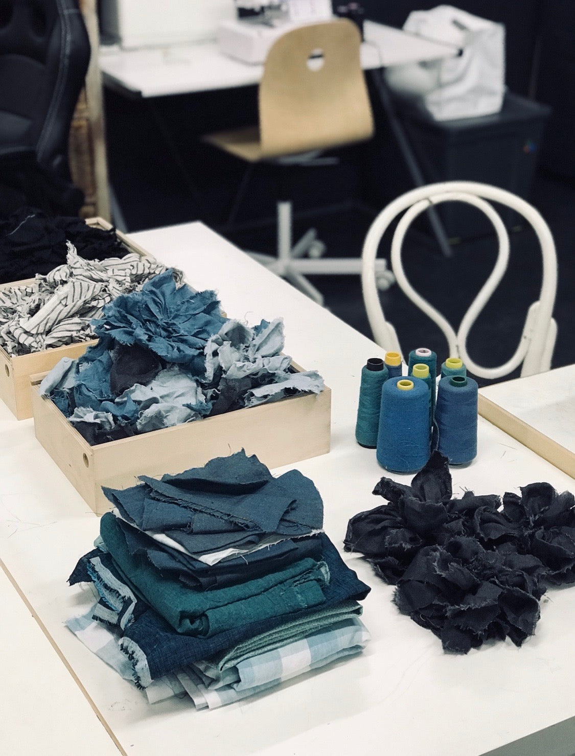 Eva's Sunday Fabric Flower Brooches with Nic | 26th April