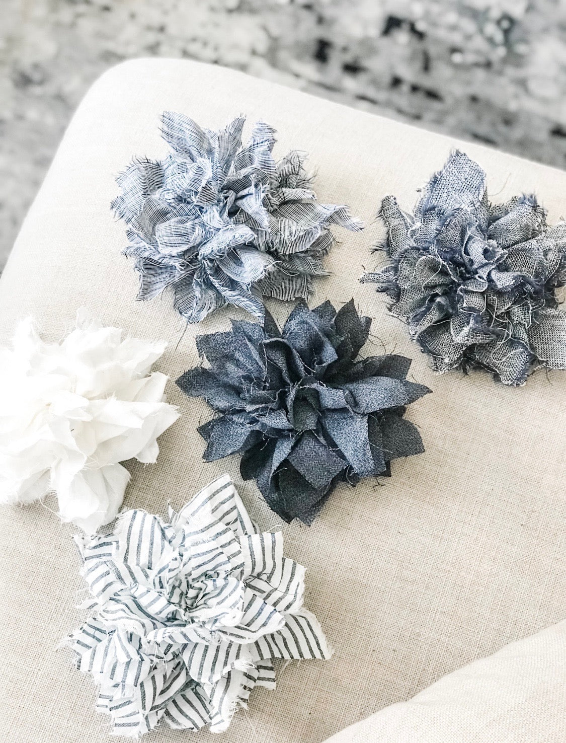Eva's Sunday Fabric Flower Brooches with Nic | 26th April